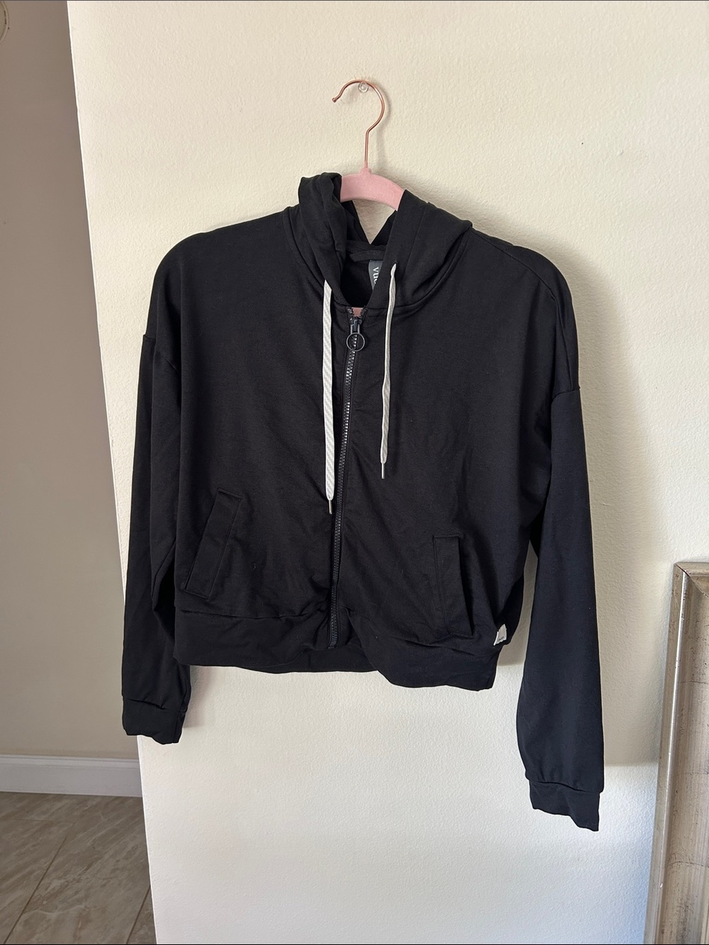 Vuori Granite Cropped charcoal, gray women athletic comfy zip up Hoodie M